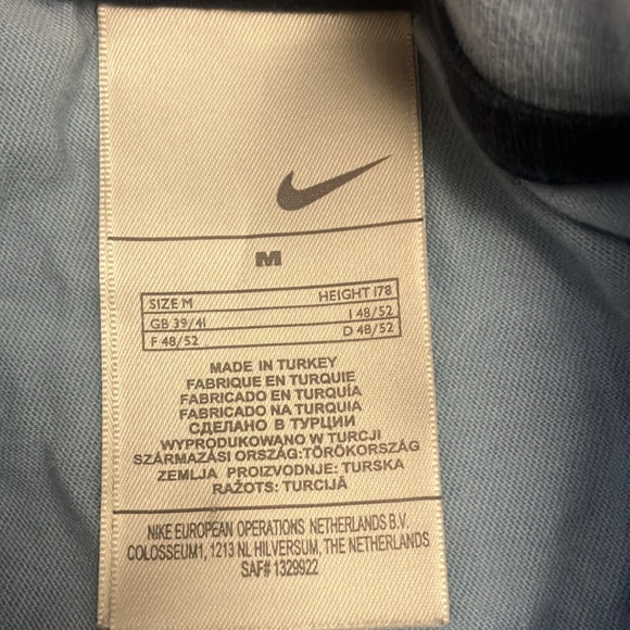 Nike T-shirt - Picture 3 of 3